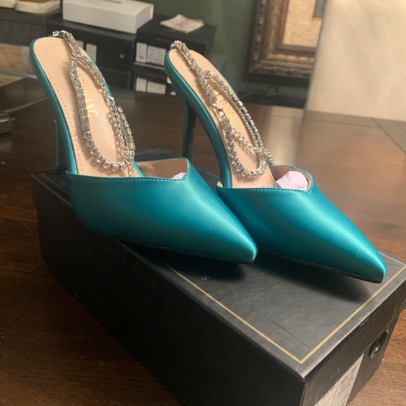 Azalea Wang Ashley green 7.5 Heels - Picture 2 of 6